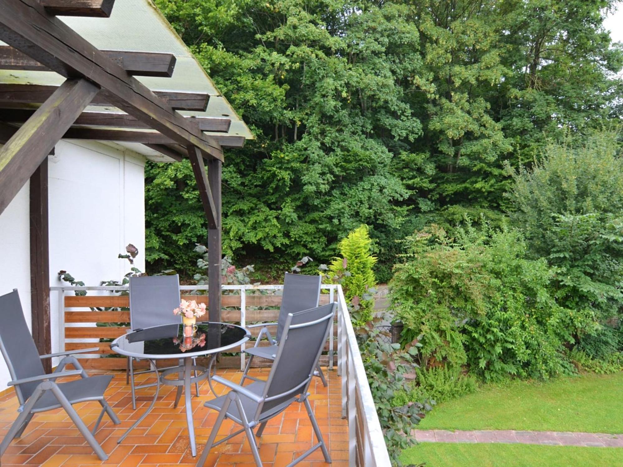 Spacious Apartment In Weser Uplands With Garden Bad Pyrmont Exterior photo
